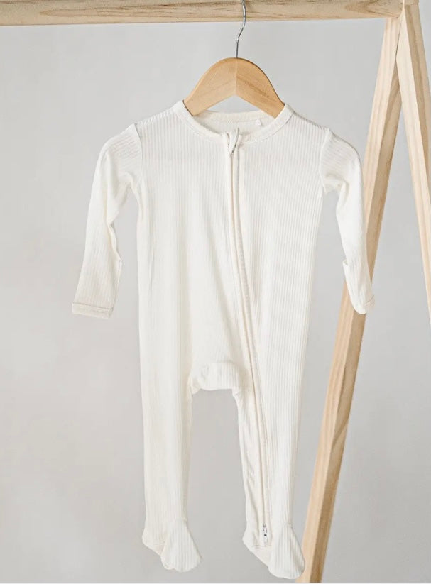 Belan. J- Ribbed Bamboo Ivory Sleeper